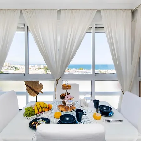 Wonderful In Puerto Marina Apartment *